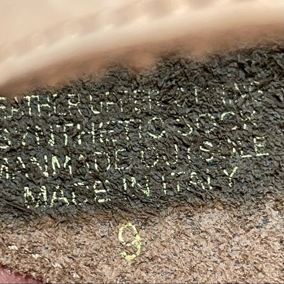 Coach And Four Woman Shoes Size 9 - Picture 8 of 8